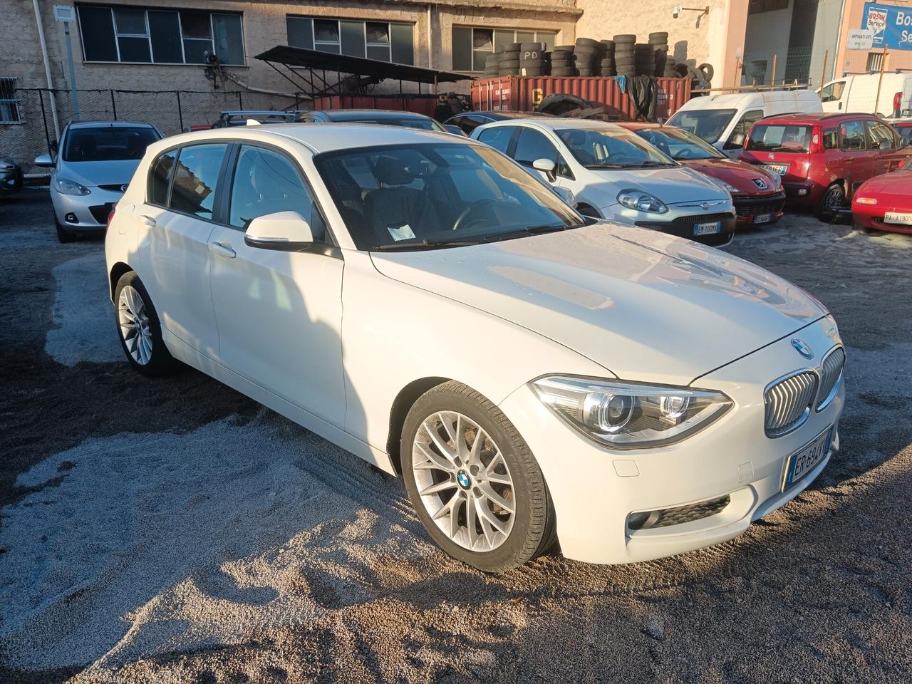 Bmw 116 116d 5p. Urban