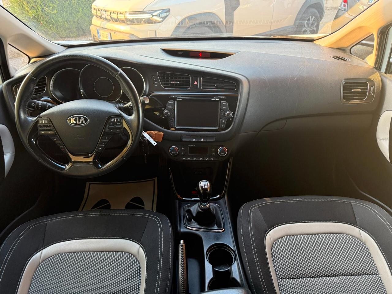 Kia Ceed cee'd 1.6 CRDi 128 CV 5 porte Stop&Go high tech