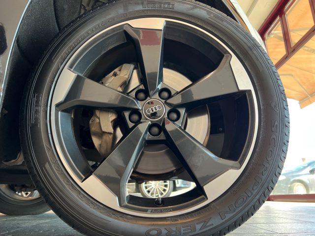 AUDI Q5 40 TDI quattro S tronic S line plus Sline