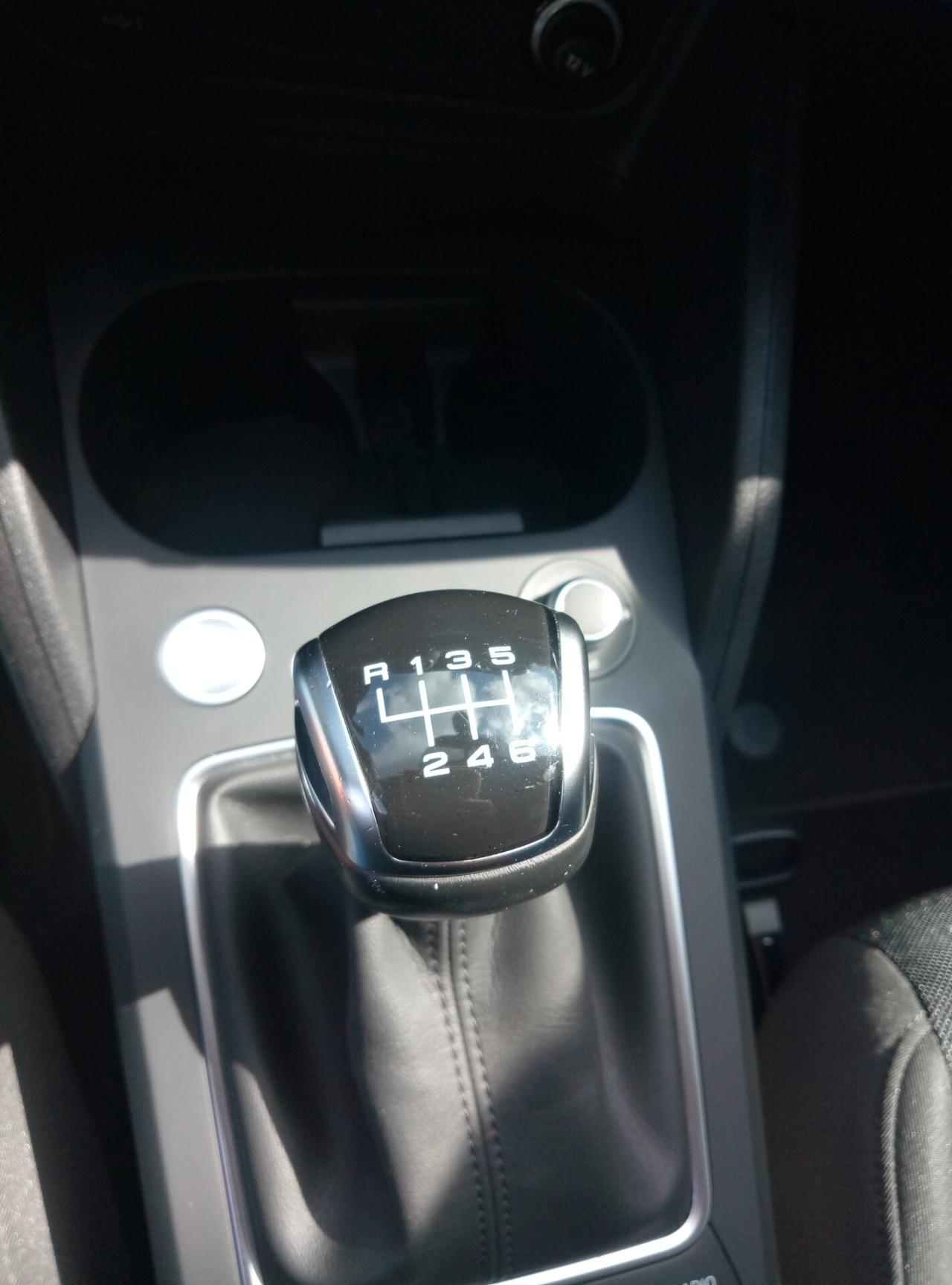 Audi Q2 30 TFSI Business Advanced