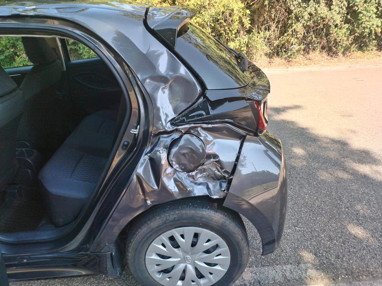Toyota Yaris 1.0 5 porte Incidentata/Sinistrata