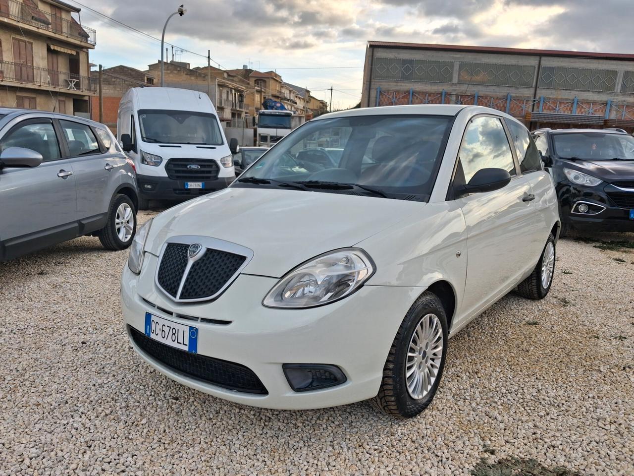 Lancia Ypsilon 1.2 Platino