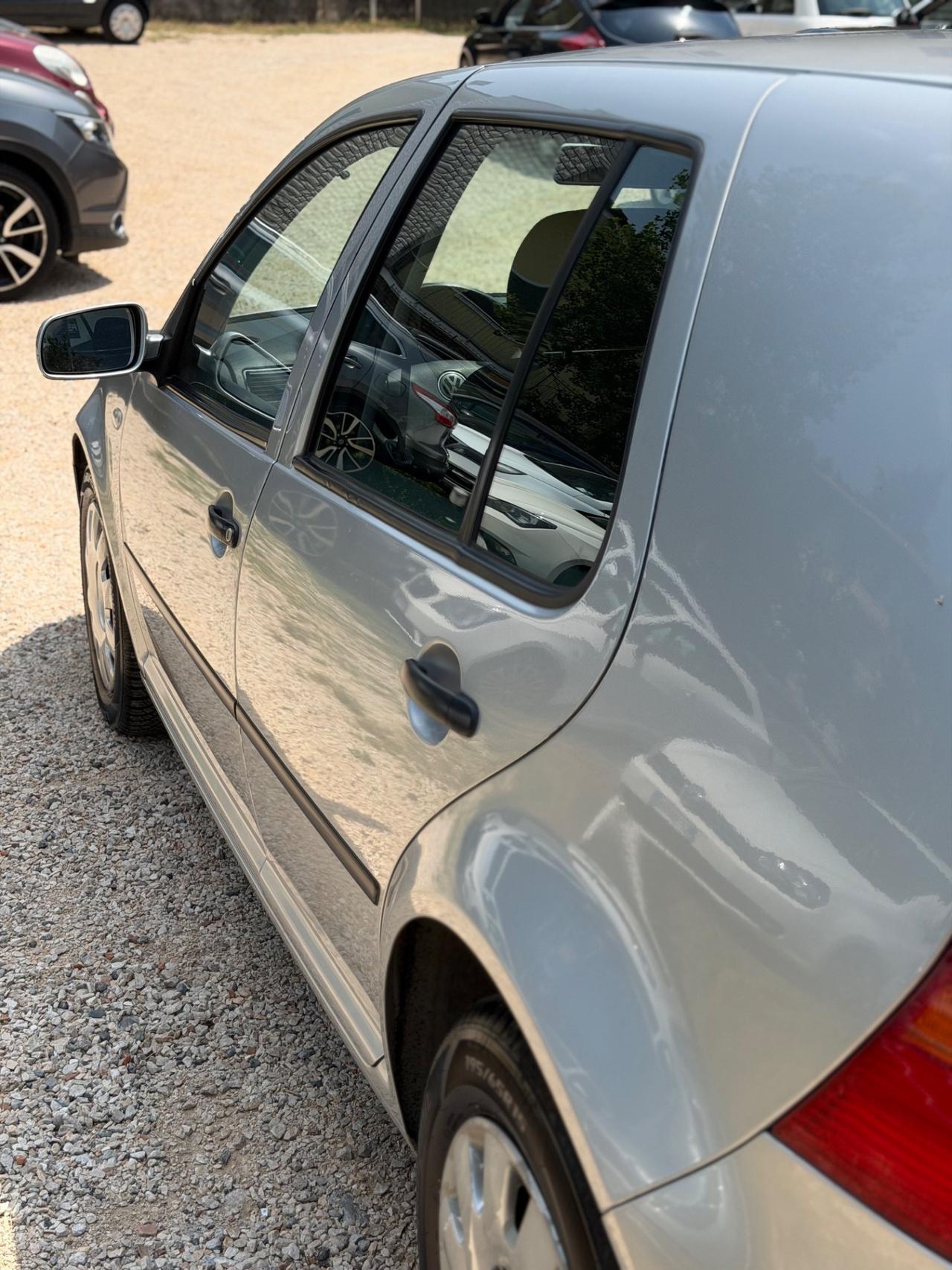 Volkswagen GOLF 1.4 KMCERT INTROVABILE