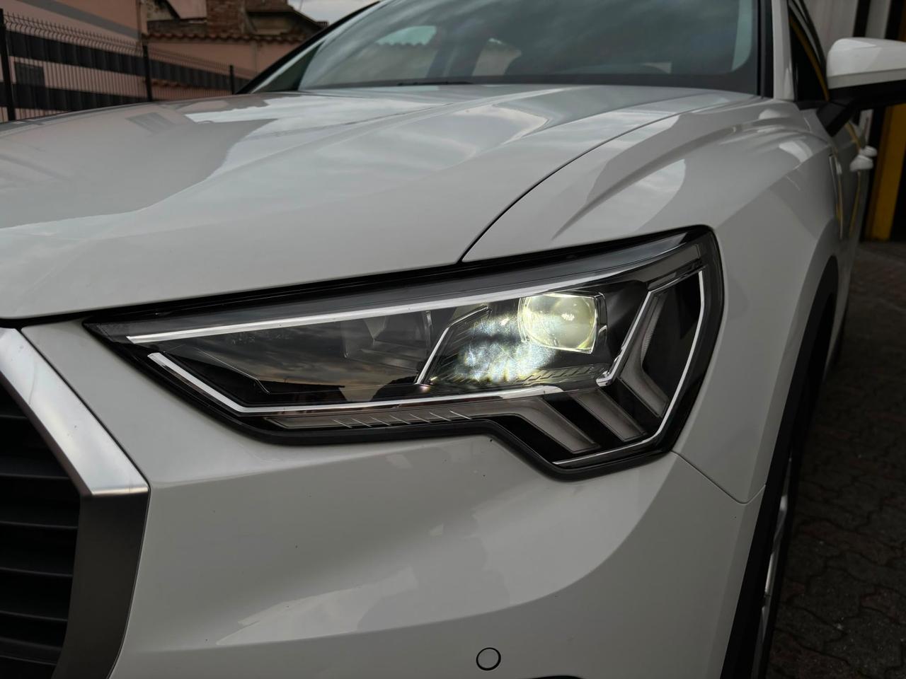 Audi Q3 45 TFSI e S tronic Business