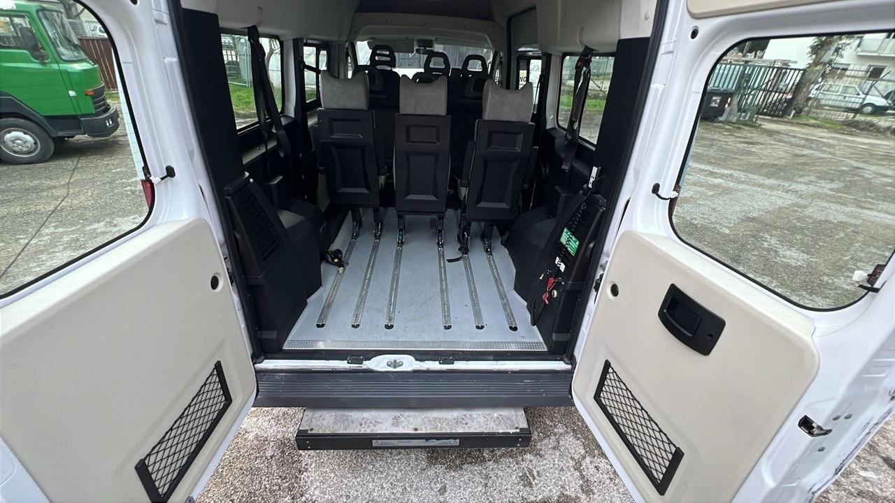 Minibus 9 posti per disabili usato Fiat Ducato 290