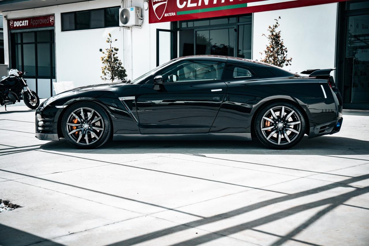 Nissan GT-R 3.8 V6 Black Edition