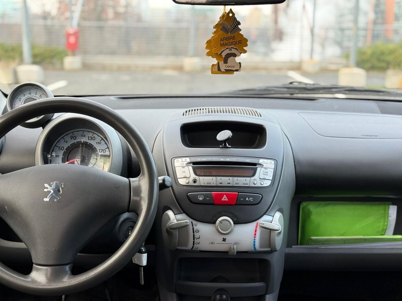 Peugeot 107 1.0 68CV 5p. Desir