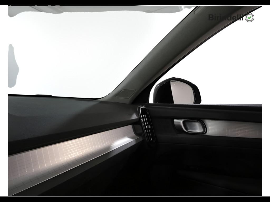 VOLVO XC40 (2017-->) - XC40 T3 Geartronic Momentum