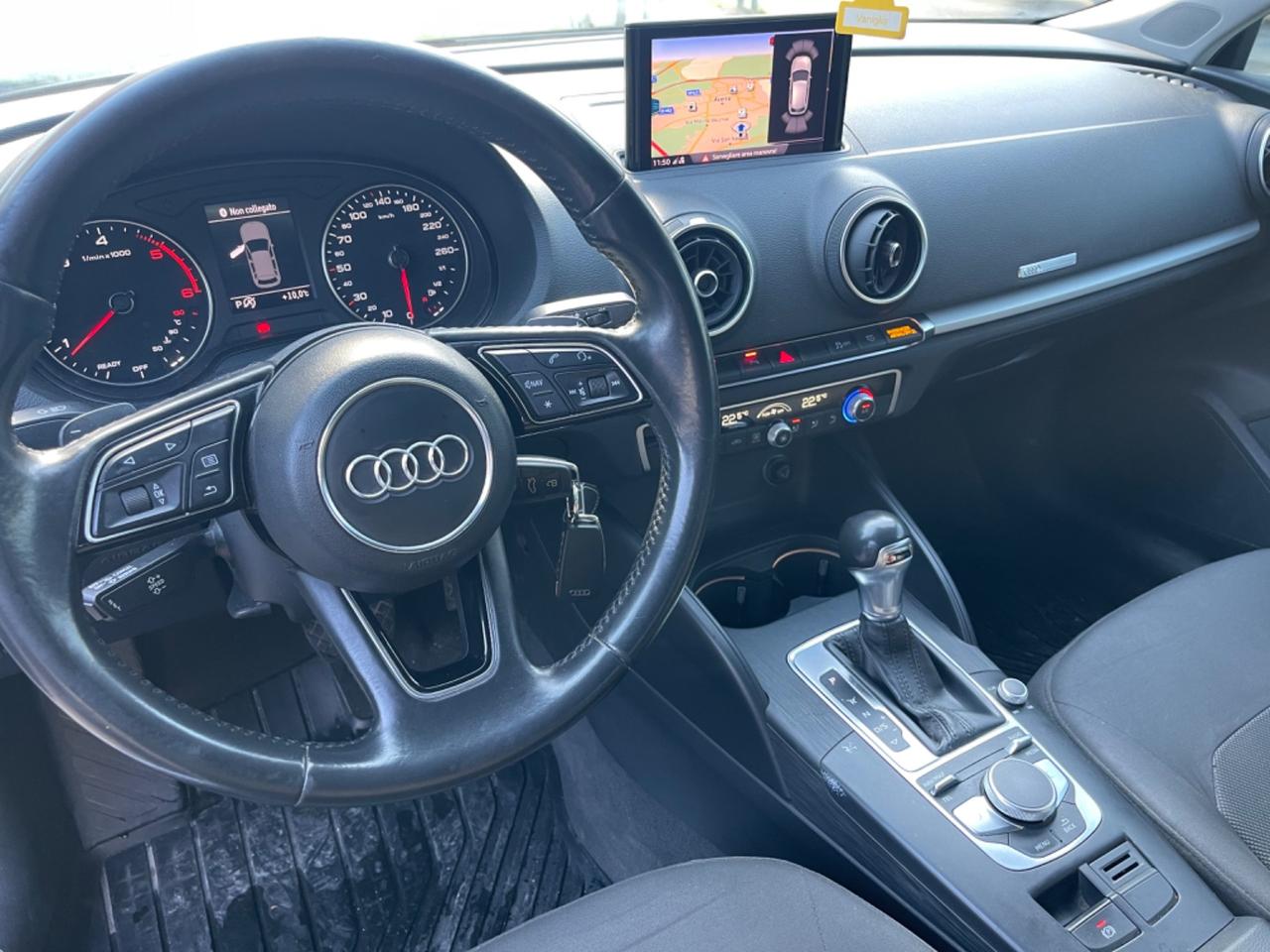 Audi A3 SPB 2.0 TDI S tronic Sport (IDENTITY BLACK)