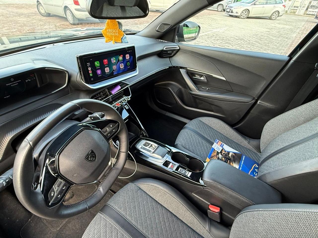 Peugeot 2008 PureTech 130 #9111