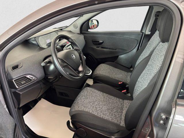 LANCIA Ypsilon 1.0 FireFly 5 porte S&S Hybrid Ecochic Silver