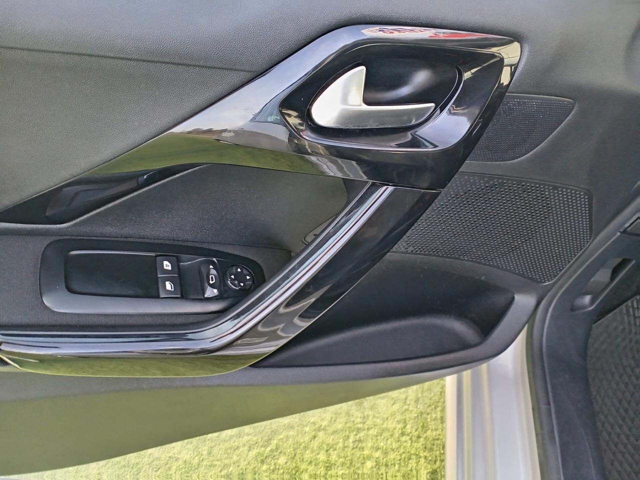 Peugeot 208 DIESEL 1.4 HDi 5 porte UTILITARIA