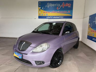 Lancia Ypsilon 1.3 MJT 75 CV Versus