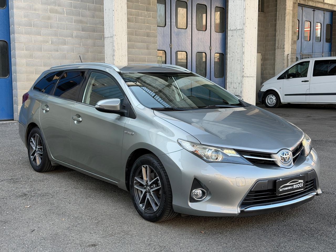 Toyota Auris Touring Sports 1.8 Hybrid Lounge
