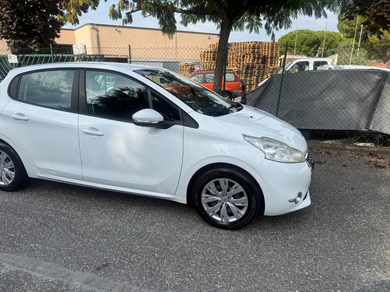 Peugeot 208 PureTech 82 5 porte Allure