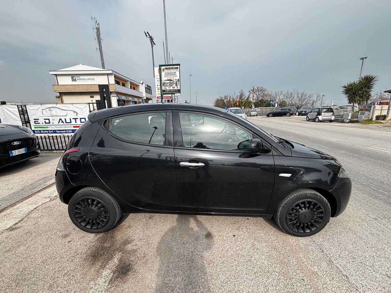 Lancia Ypsilon 1.0 FireFly 5 porte S&S Hybrid Gold