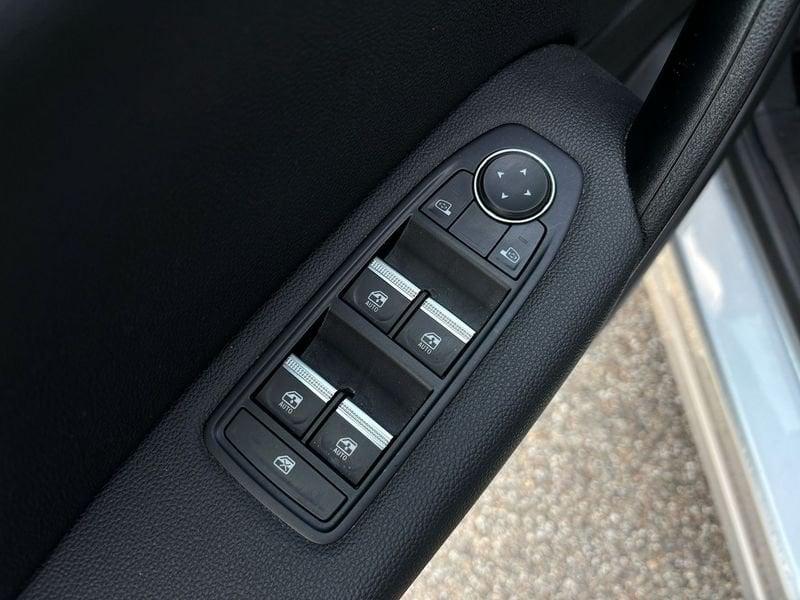 Renault Captur 1.6 E-TECH Hybrid Techno Fast Track Auto