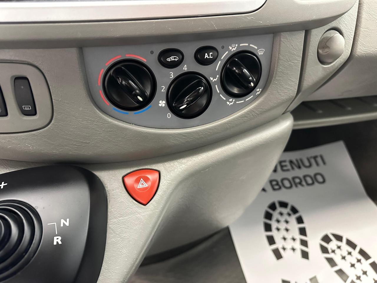 Renault Trafic T29 2.5 dCi/150 PL-TN Passenger Comfort DPF