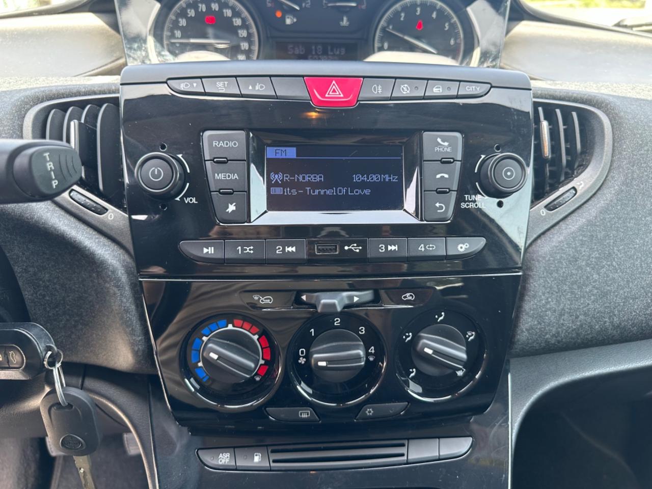 Lancia Ypsilon 1.2 69 CV GPL di serie/UniPro/Sensori