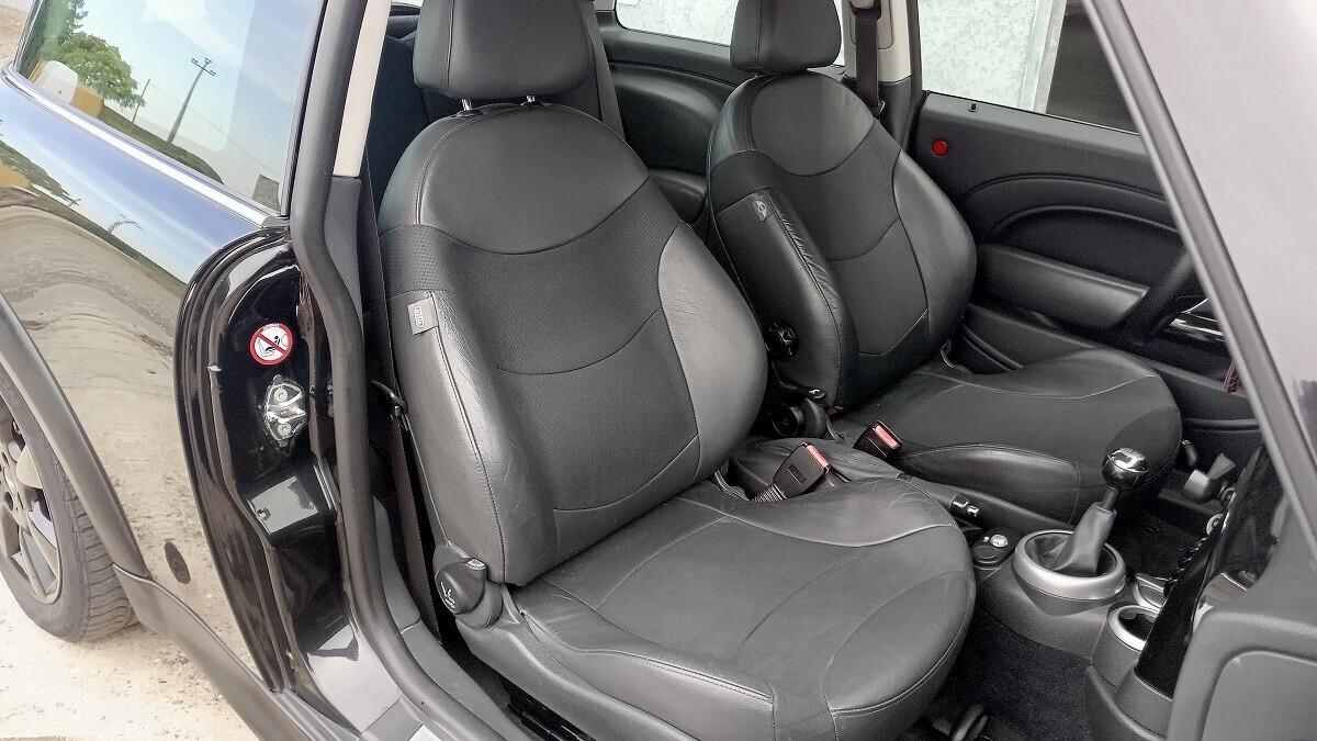 Mini Cooper 1.4 d -