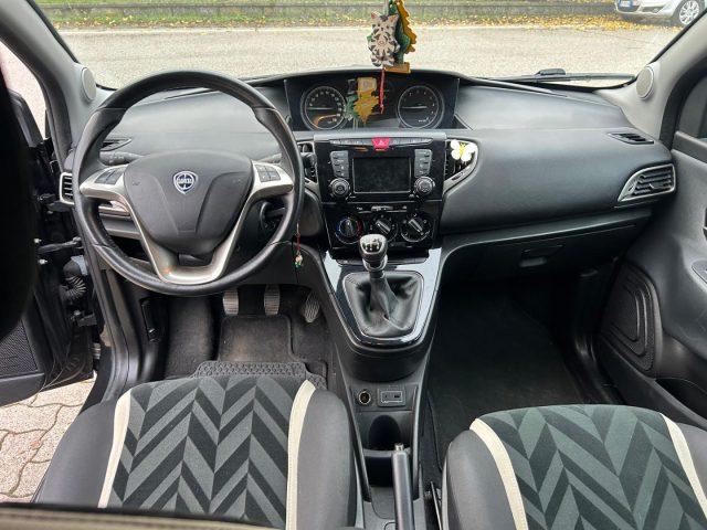 LANCIA Ypsilon 1.2 69 CV 5 porte Platinum