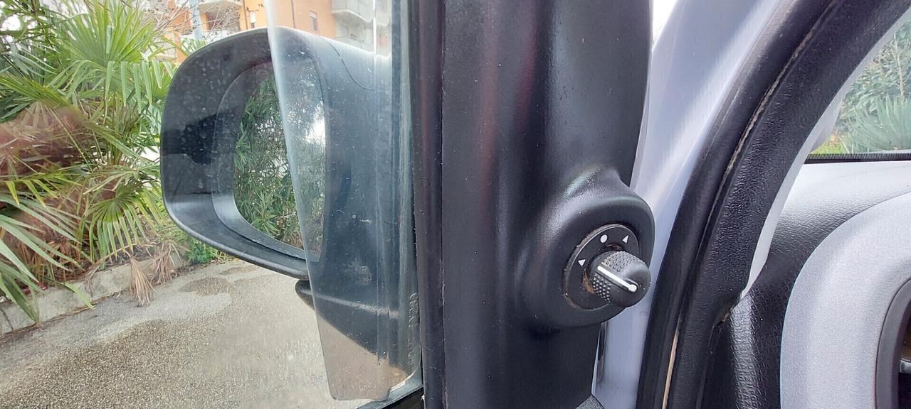 PANDA 1,2 CROSS-NAVIGATORE X NEOPATENTATI TELEFONO IMPECCABILE