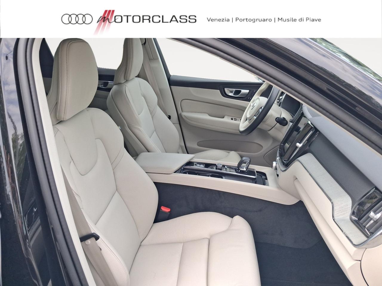 Volvo XC60 2.0 b4 plus dark awd automatico