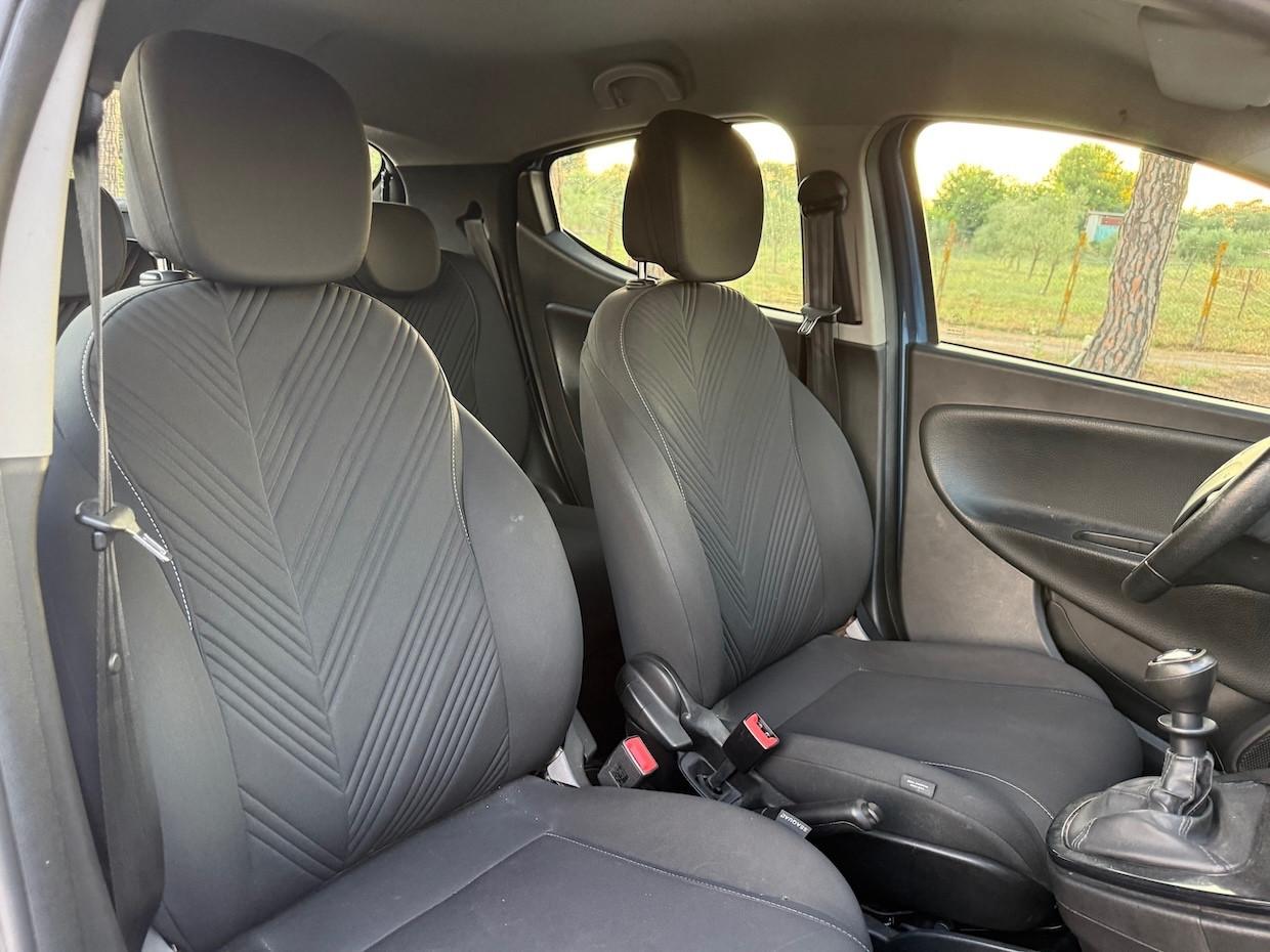 Lancia Ypsilon 1.0 FireFly 5 porte S&S Hybrid