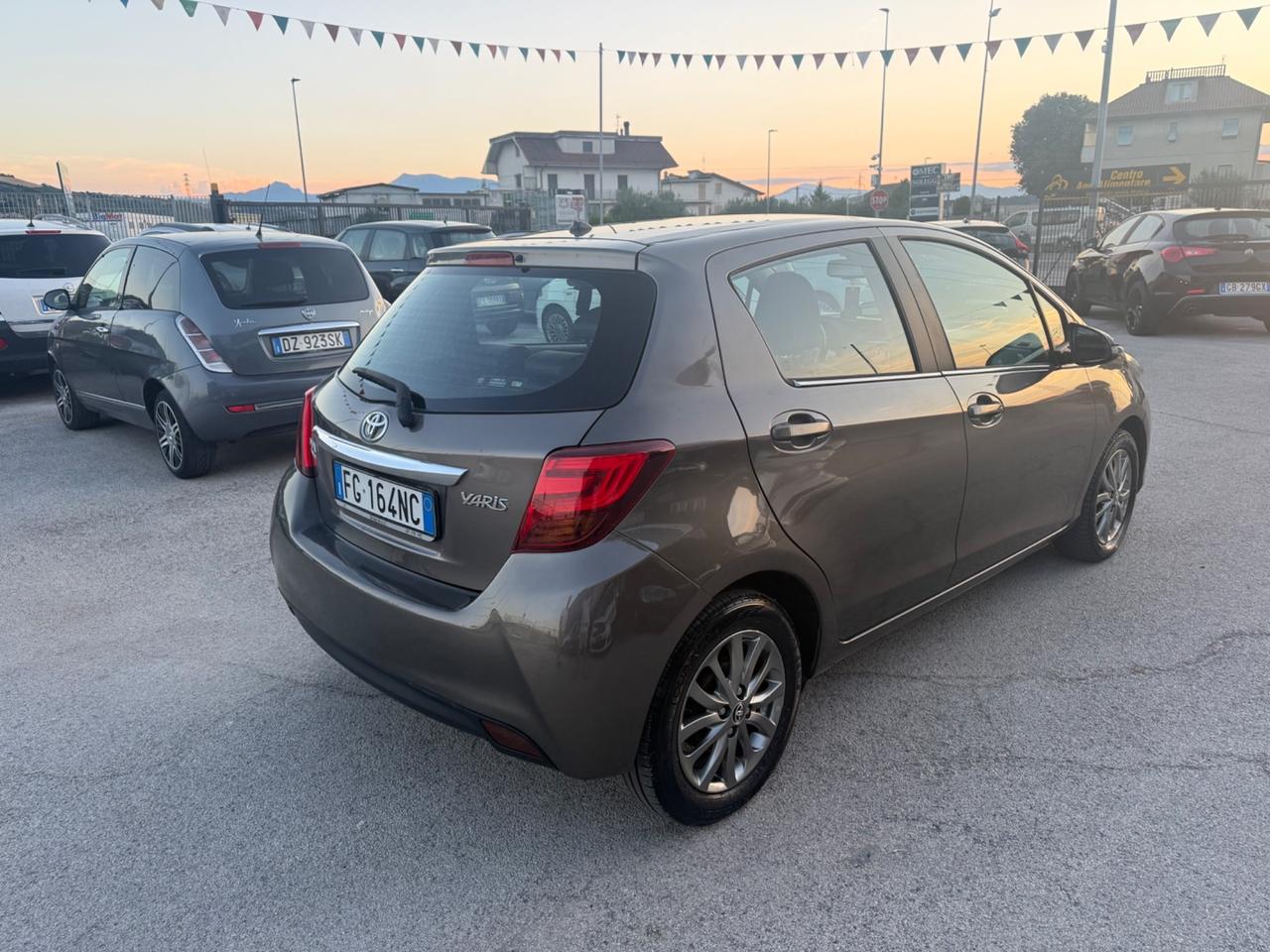 Toyota Yaris 1.0 5 porte Lounge