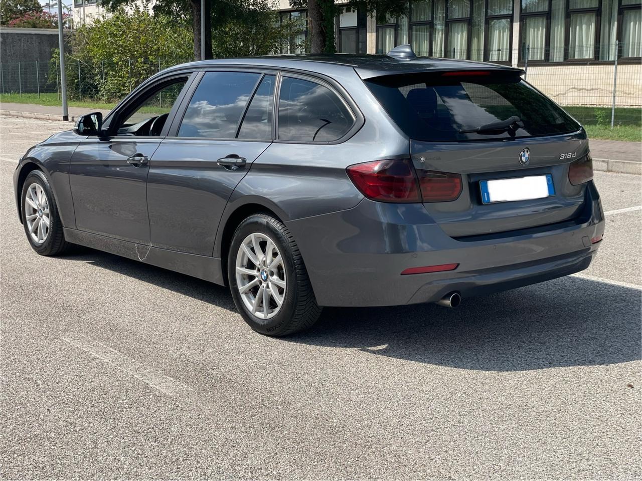 BMW Serie 3 318D TOURING BUSINESS AUT. 143cv 105kw