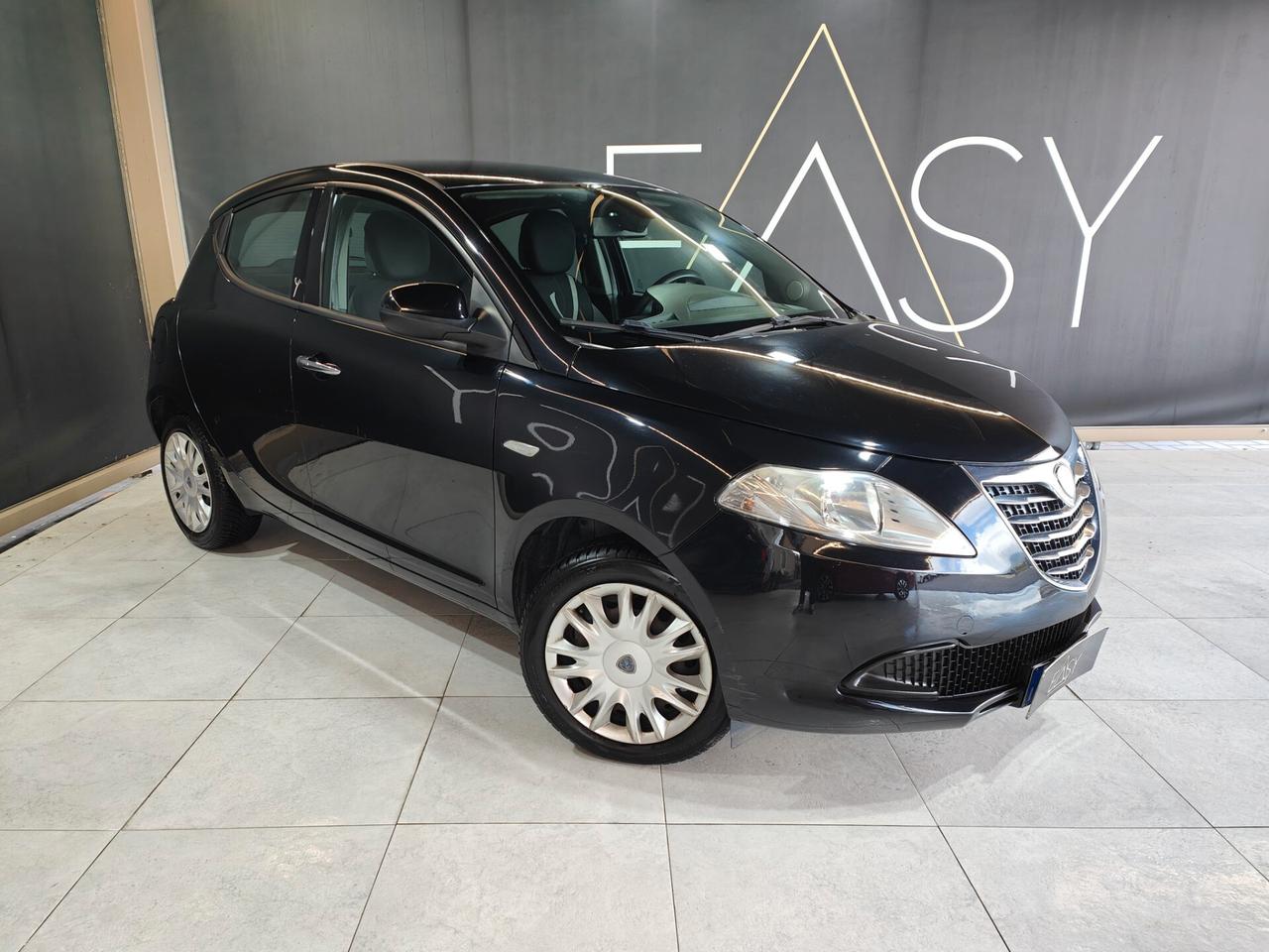 Lancia Ypsilon 1.2 8v Silver 69CV * ADATTA AI NEOPATENTATI *