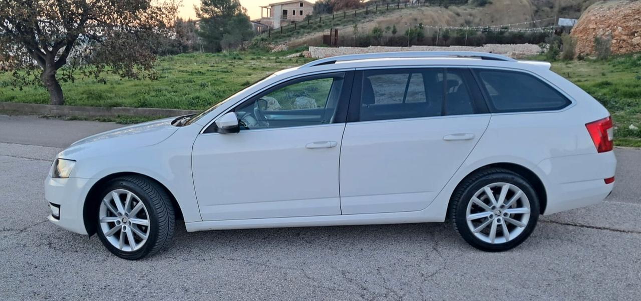 Skoda Octavia 1.6 TDI CR 105 CV DSG Wagon Elegance