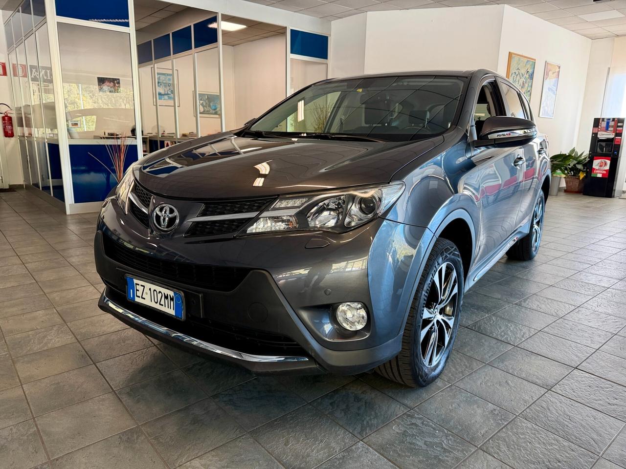 Toyota RAV 4 RAV4 2.2 D-CAT 4X4 CAMBIO AUTOMATICO GANCIO TRAINO WHITE EDITION