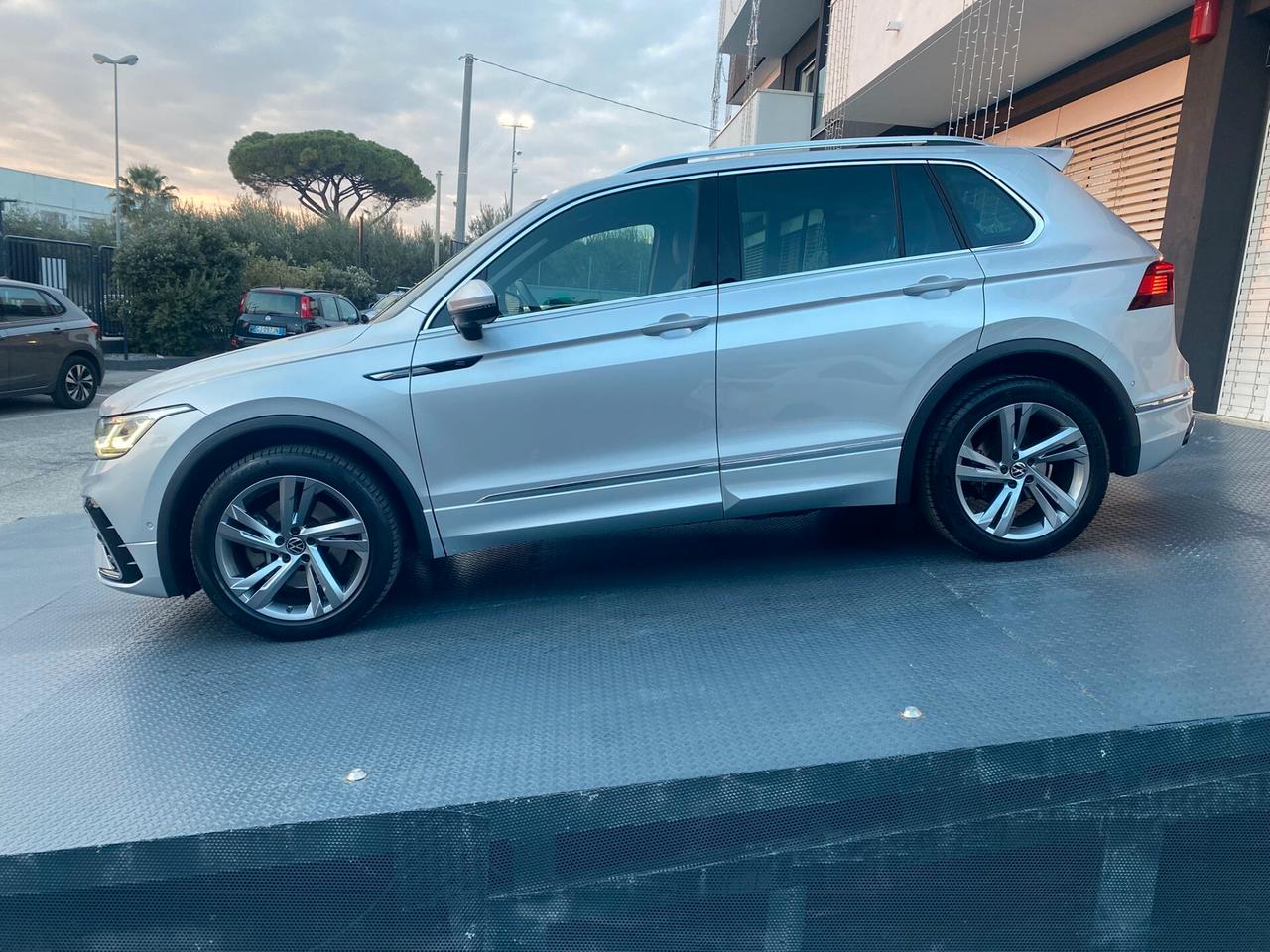 Volkswagen Tiguan 2.0 TDI 200 CV SCR DSG 4MOTION R-Line