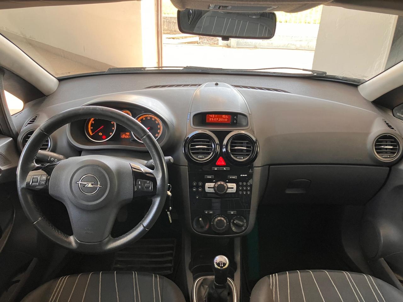 Opel Corsa 1.2 5 porte Cosmo NEOPATENTATI