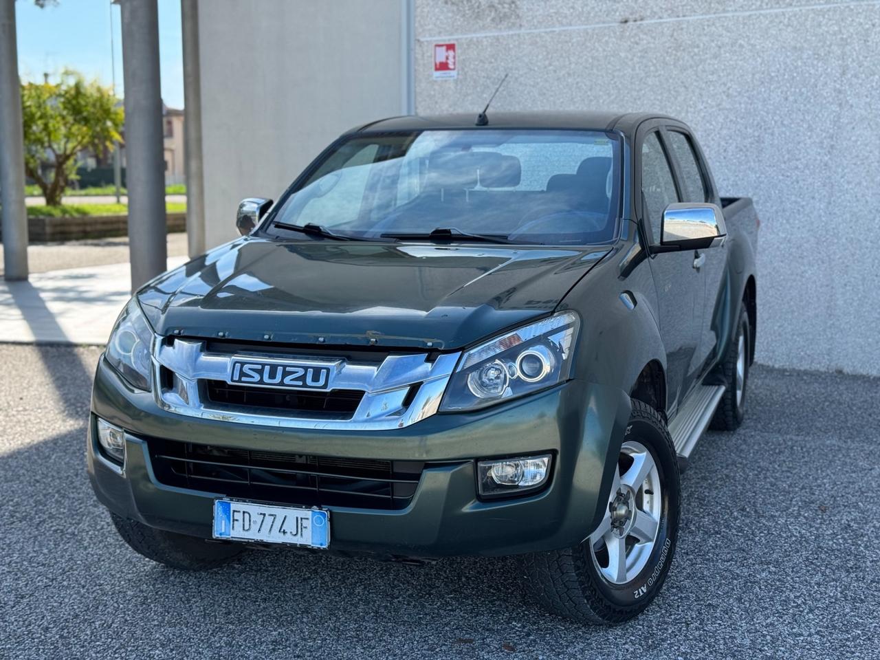 Isuzu D-Max 2.5Td 163cv Aut. Solar 4WD