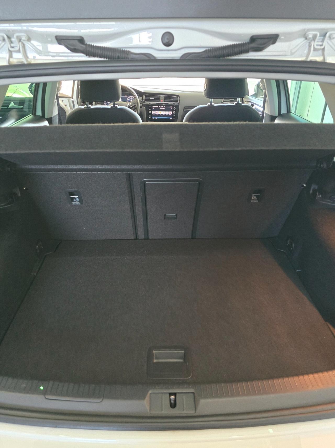 Volkswagen Golf 2.0 TDI R Line