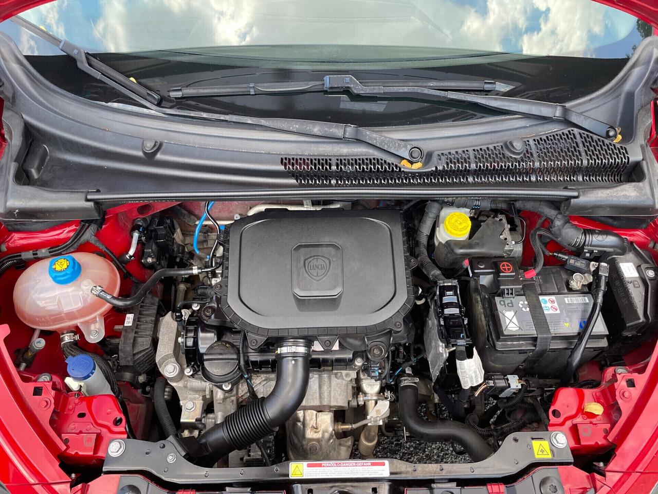 Lancia Ypsilon 1.0 FireFly 5 porte S&S Hybrid Ecochic Gold