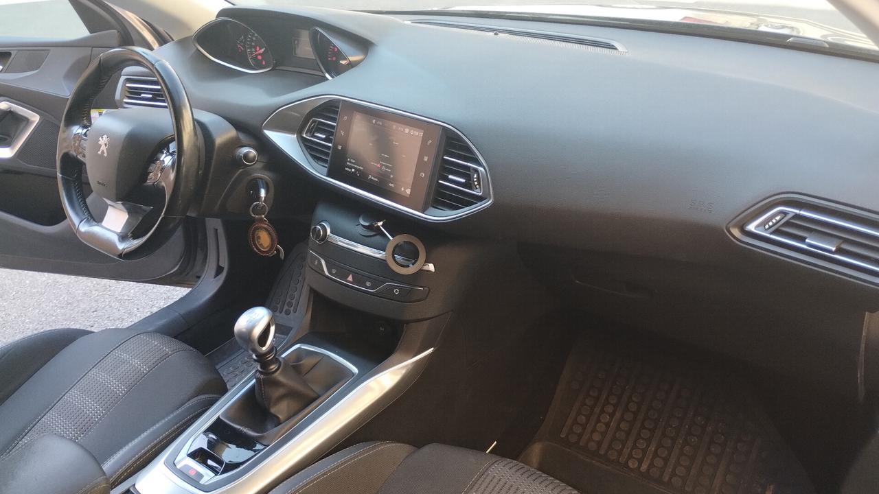 Peugeot 308 BlueHDi 130 S&S SW Allure