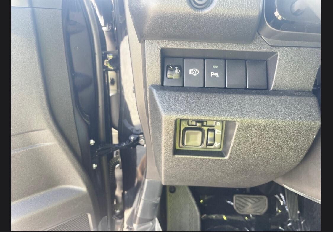 Suzuki Jimny 1.5 automatico 4 porte