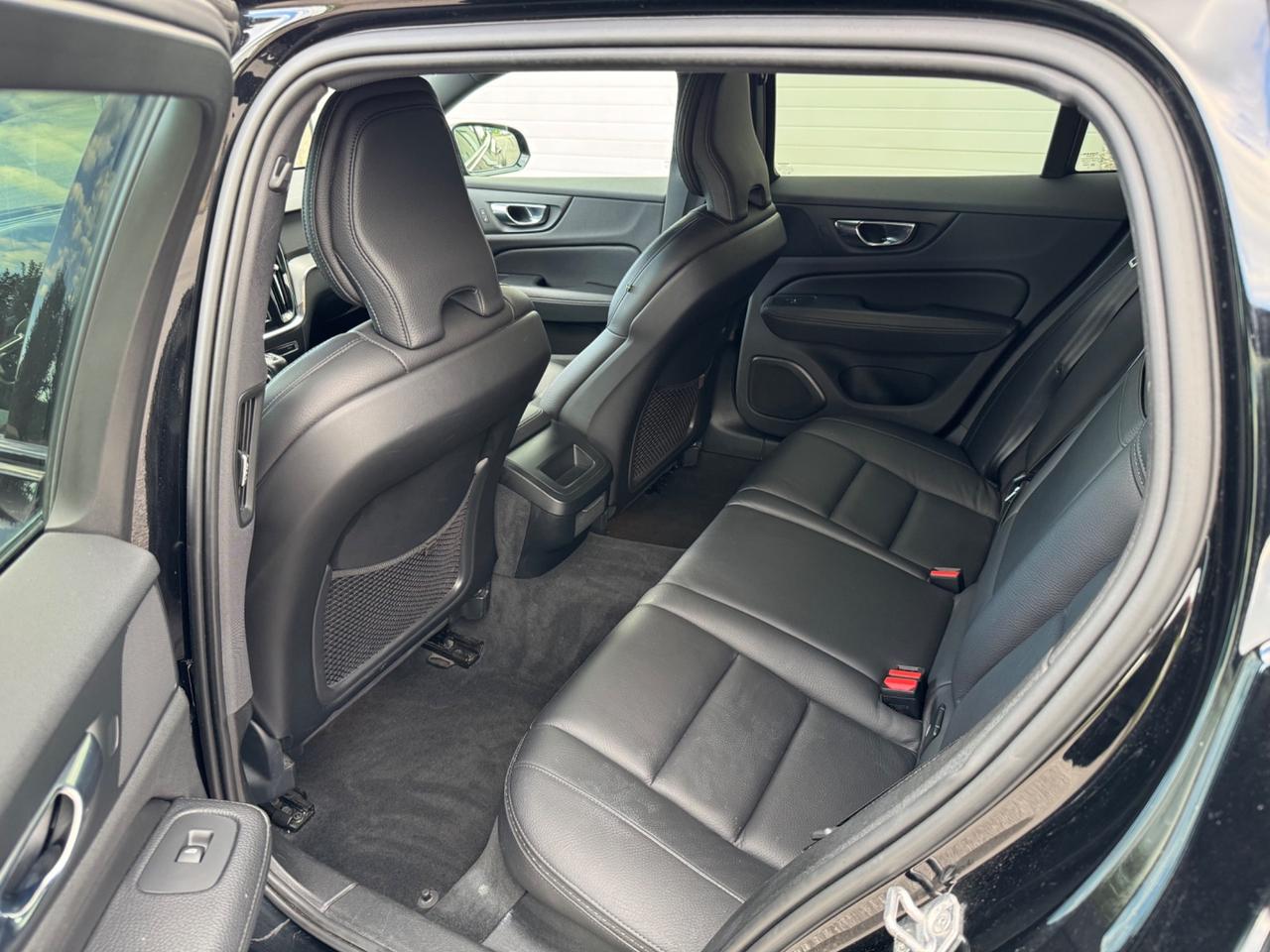 Volvo V60 Cross Country D4 AWD Geartronic Business Plus