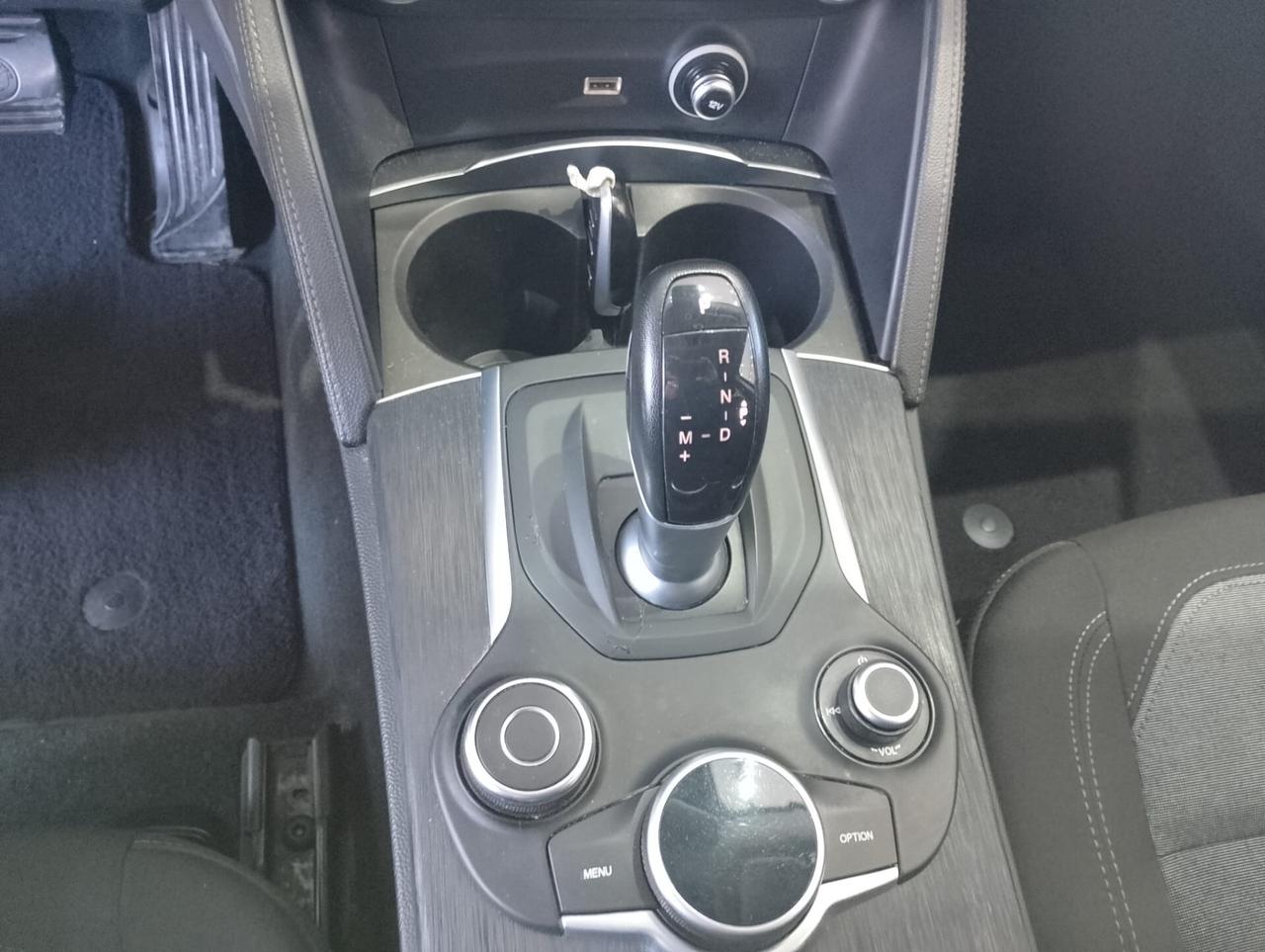 Alfa Romeo Stelvio 2.2 Turbo Diesel 160CV AT8 RWD Sport-Tech