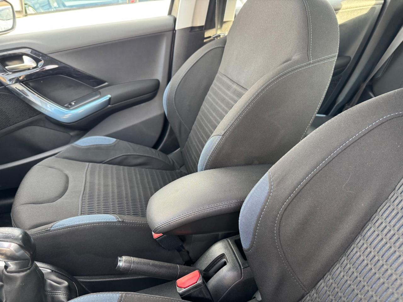 Peugeot 208 1.2 GPL Allure NAVI *FINANZIABILE*