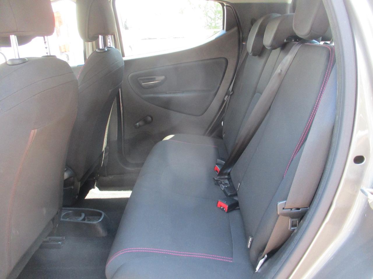 Lancia Ypsilon 5 Porte Ypsilon 1.3 mjt Elefantino Rosa 95cv OK NEOPAT.