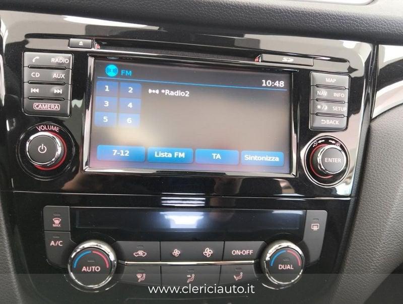 Nissan Qashqai 1.2 DIG-T N-Vision DCT (TETTO PAN.)