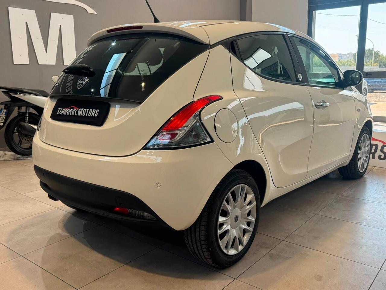 Lancia Ypsilon 1.2 69 CV BENZINA GPL Ecochic
