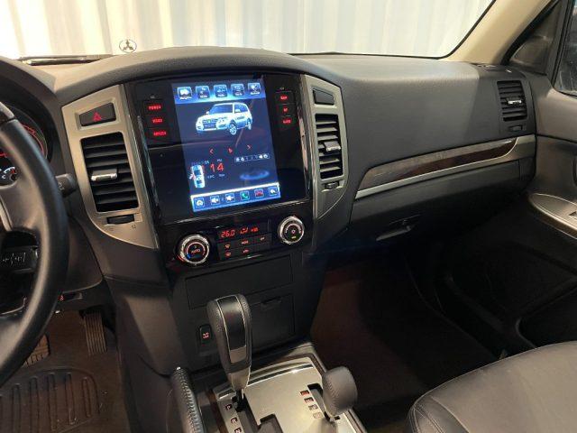 MITSUBISHI Pajero 3.8 4WD Gold Panorama Leder Alu