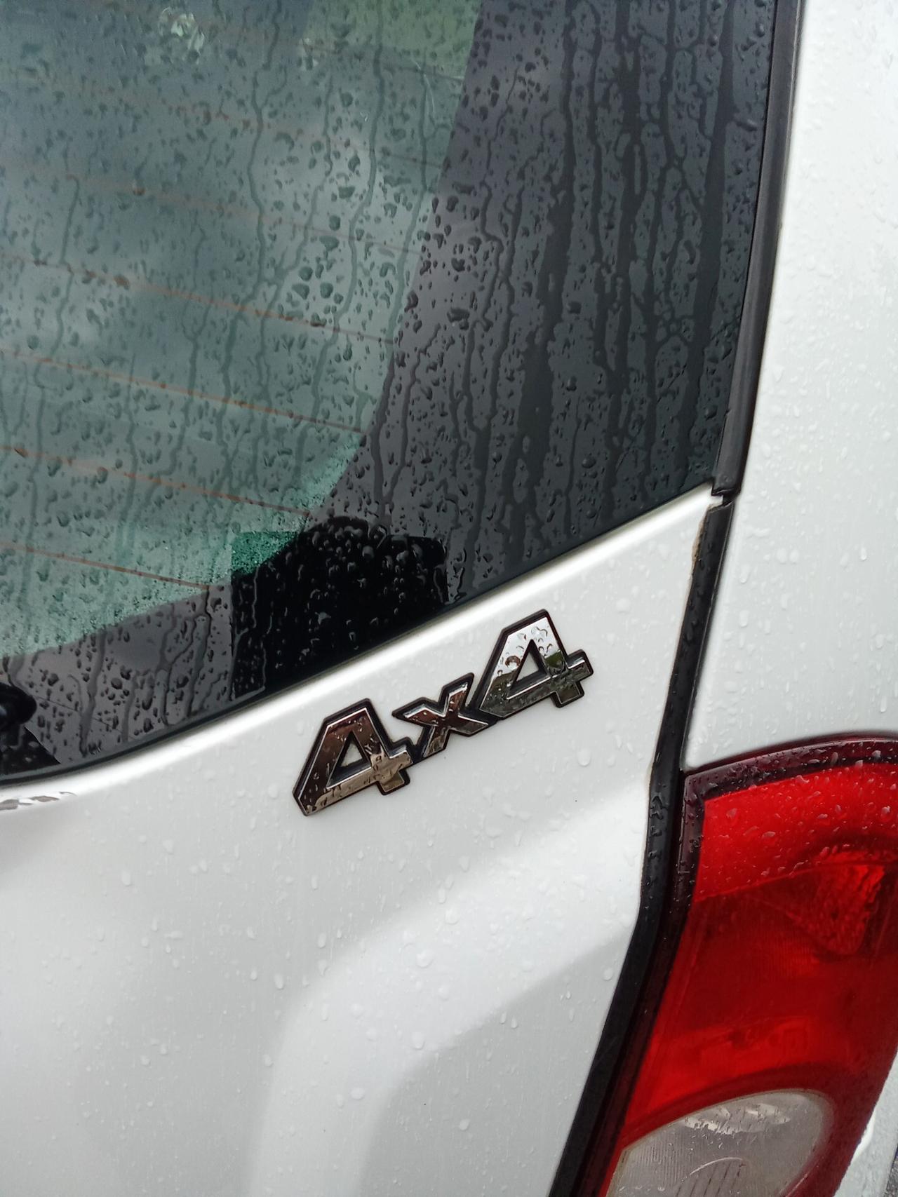 Dacia Duster 1.6 110CV 4x4 GPL 011