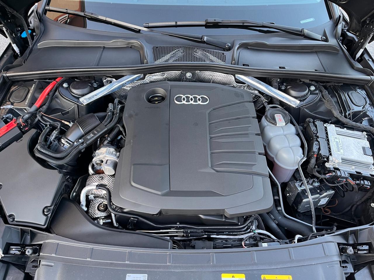 Audi A4 40 TDI S tronic line edition