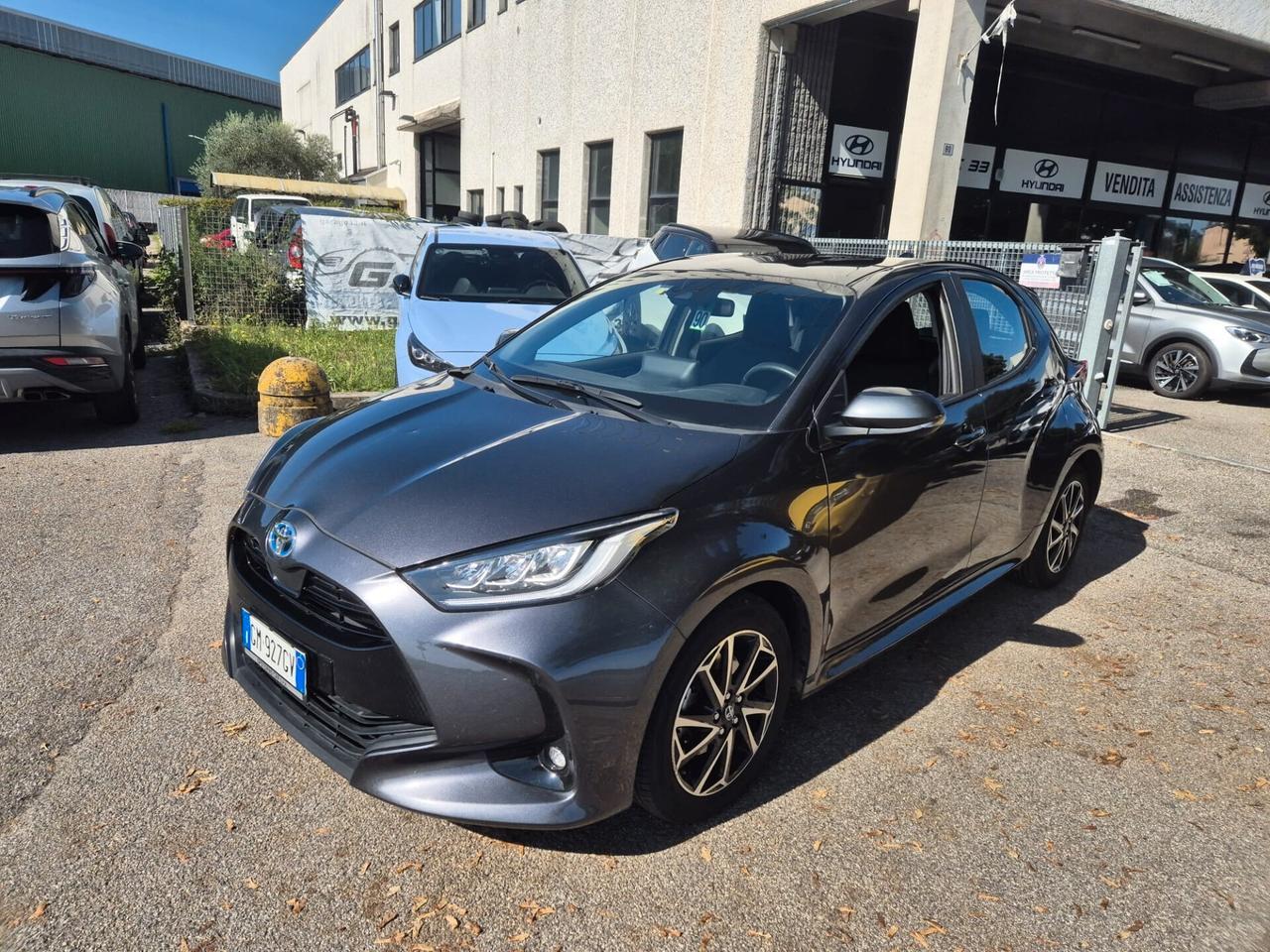 Toyota Yaris 1.5 Hybrid 5 porte Trend CON 7 ANNI DI GARANZIA MECCANICA